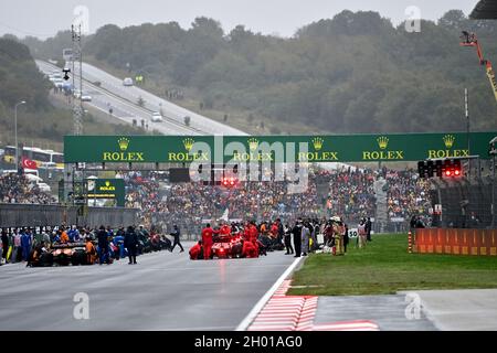 Istanbul, Türkei. Oktober 2021. Startaufstellung, F1 Grand Prix der Türkei im Intercity Istanbul Park am 10. Oktober 2021 in Istanbul, Türkei. (Foto von HOCH ZWEI) Quelle: dpa/Alamy Live News Stockfoto