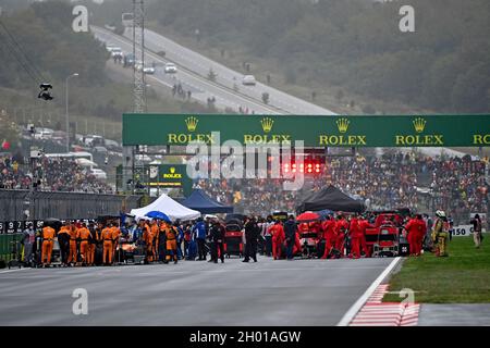 Istanbul, Türkei. Oktober 2021. Startaufstellung, F1 Grand Prix der Türkei im Intercity Istanbul Park am 10. Oktober 2021 in Istanbul, Türkei. (Foto von HOCH ZWEI) Quelle: dpa/Alamy Live News Stockfoto