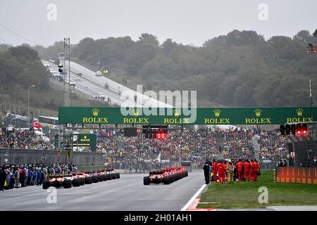Istanbul, Türkei. Oktober 2021. Startaufstellung, F1 Grand Prix der Türkei im Intercity Istanbul Park am 10. Oktober 2021 in Istanbul, Türkei. (Foto von HOCH ZWEI) Quelle: dpa/Alamy Live News Stockfoto