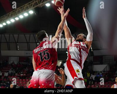 Varese, Italien . Oktober 2021. Alessandro Gentile OpenJobMetis Varese ,Openjobmetis Varese - AX Armani Exchange Milano LBA Italy Championship 2021/2022 am 10. Oktober 2021 in der Enerxenia Arena in Varese, Italien Credit: Fabio Averna/Alamy Live News Stockfoto