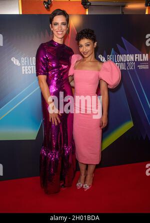 LONDON, ENGLAND 8 OCT 21: Rebecca Hall und Ruth Negga besuchen die ‘Passing’ European Premiere auf dem Curzon Mayfair, London, Großbritannien, am 8. Oktober 2021. Foto von Gary Mitchell/Alamy Live News Stockfoto