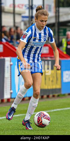 Crawley, Großbritannien. Dezember 2019. Ellie Brazil (16 Brighton) während des Superligaspiels der Frauen zwischen Brighton & Hove Albion und Tottenham Hotspur im People's Pension Stadium in Crawley. Kredit: SPP Sport Pressefoto. /Alamy Live News Stockfoto