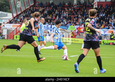 Crawley, Großbritannien. Dezember 2019. Lee Geummin (9 Brighton) feuert Brighton während des Super League-Spiels der Frauen zwischen Brighton & Hove Albion und Tottenham Hotspur im People's Pension Stadium in Crawley in die Führung. Kredit: SPP Sport Pressefoto. /Alamy Live News Stockfoto