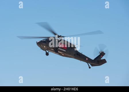 Sivrihisar, Türkei - 12. September 2021: Demoteam des türkischen Gendarms Celik Kanatlar war einer der Teilnehmer der Sivrihisar Airshows. Stockfoto