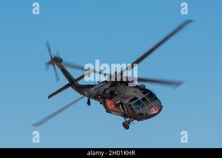 Sivrihisar, Türkei - 12. September 2021: Demoteam des türkischen Gendarms Celik Kanatlar war einer der Teilnehmer der Sivrihisar Airshows. Stockfoto