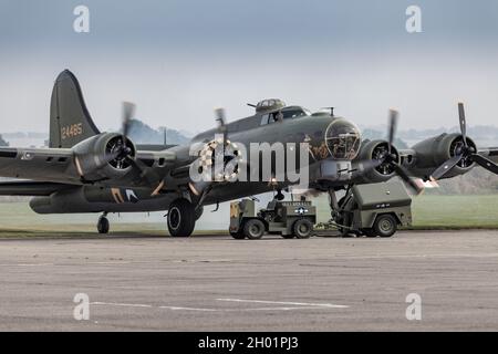 Sally B ist der Name einer flugfähigen 1945 gebauten Boeing B-17G Flying Fortress. Mit 76 Jahren ist sie die einzige flugfähige B-17 in Europa, Stockfoto