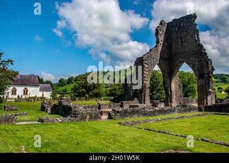 Talley Abbey und die Pfarrkirche St. Michael Carmarthenshire, Wales, Großbritannien Stockfoto