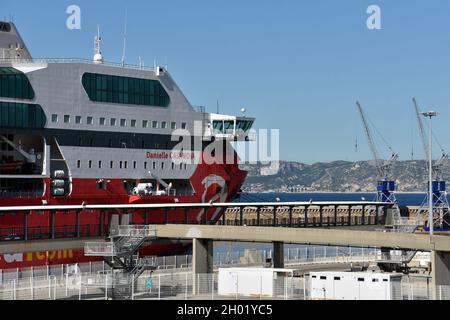 Marseille, Frankreich. Okt. 2021. Ein Blick auf die Fähre Danielle Casanova dockte im Hafen von Marseille an. Kredit: SOPA Images Limited/Alamy Live Nachrichten Stockfoto