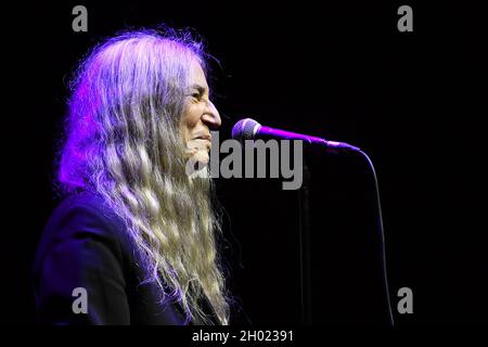 Rom, Italien. Oktober 2021. Patti Smith während des Konzerts in La Nuvola Roma, im Rahmen der ersten Ausgabe der Veranstaltung Riemgere, gefördert von EUR Culture per Roma, 10. Oktober 2021 Quelle: Live Media Publishing Group/Alamy Live News Stockfoto