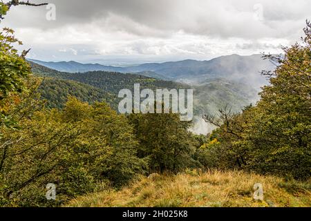 Landschaft der Vogesen in der Nähe von Saint-Amarin, Frankreich Stockfoto