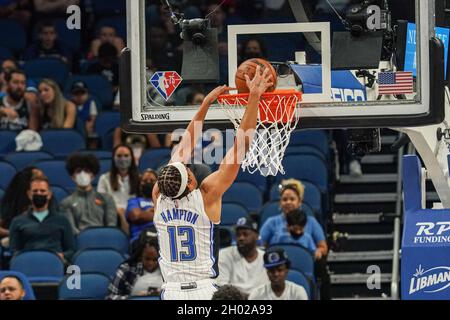 Orlando, Florida, USA, 10. Oktober 2021, RJ Hampton #13 von Orlando Magic macht im Amway Center einen Abgunk gegen die Spurs. (Foto: Marty Jean-Louis) Quelle: Marty Jean-Louis/Alamy Live News Stockfoto