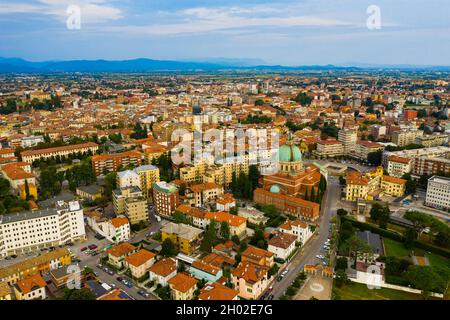 Udine Stadtbild mit Beinhaus-Tempel Stockfoto