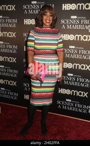 Oktober 10, 2021, New York, New York, USA: GAYLE KÖNIG nimmt an der HBO-Special Finale Screening von â €˜Szenen aus Einem Marriageâ €™ statt im Titus Theater 1 im MOMA. (Bild: © Nancy Kaserman/ZUMA Press Wire) Stockfoto