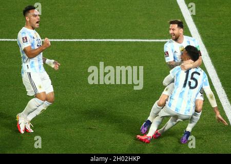 BUENOS AIRES, 11.10.2021: Argentinien steht Uruguay bei der 5. Qualifikationsrunde für die Weltmeisterschaft 2022 in Katar im Stadion Monumental gegenüber. Stockfoto