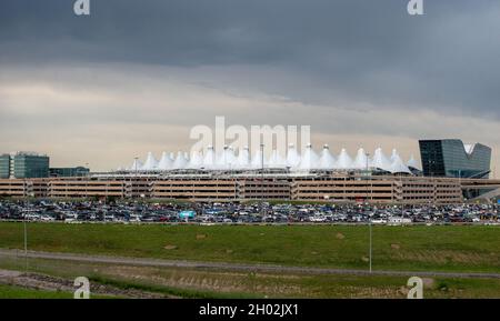 Aurora Colorado Juni 7 2021 USA; der Denver International Airport ist ein stark frequentiveres Terminal in der Nähe von Aurora auf den Colorado Plains Stockfoto