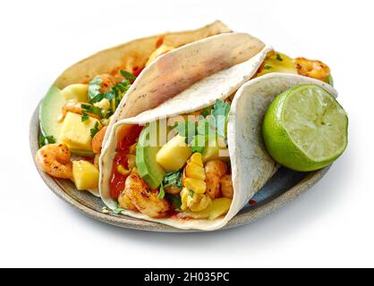 Teller mit mexikanischen Lebensmitteln Tacos isoliert auf weißem Hintergrund Stockfoto