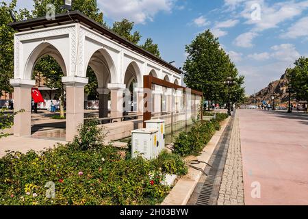 Ankara Haci Bayram Turbesi Mausoleum atemberaubende malerische Aussicht auf einen Tag des blauen Himmels im Sommer Stockfoto