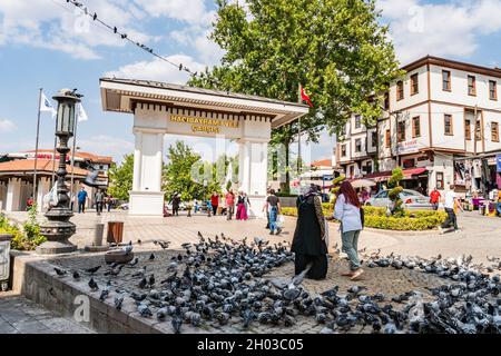 Ankara Haci Bayram Kitapcilar Carsisi Gate atemberaubende malerische Aussicht an einem Tag des blauen Himmels im Sommer Stockfoto