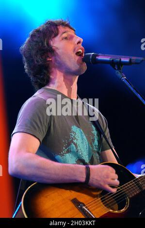 Turin Italien 2005-04-06 : Live-Konzert von James Blunt während der Festivalbar Stockfoto