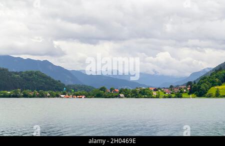 Landschaft rund um den Großen Alpsee, einem See in der Nähe von Immenstadt in Bayern, Deutschland Stockfoto