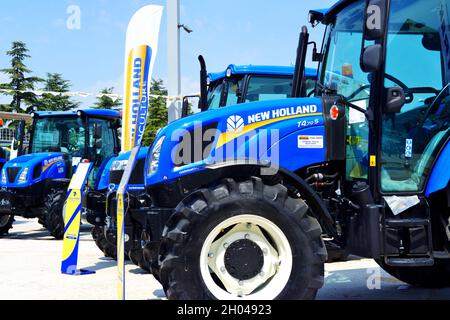 Neue Traktormodelle auf der Landwirtschaftsausstellung für Display Outdoor Stockfoto