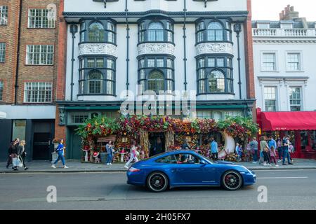 London - Oktober 2021: The Ivy an der Kings Road Chelsea im Südwesten Londons Stockfoto