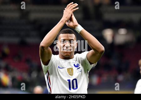 Mailand, Italien. Oktober 2021. Kylian Mbappe von Frankreich feiert am Ende des UEFA Nations League-Finalspieles zwischen Spanien und Frankreich im San Siro-Stadion in Mailand (Italien) am 10. Oktober 2021. Foto Andrea Staccioli/Insidefoto Kredit: Insidefoto srl/Alamy Live News Stockfoto