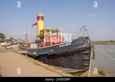 Dampfschlepper Brent liegt am Pier am Fluss Chelmer, Maldon Essex. Stockfoto