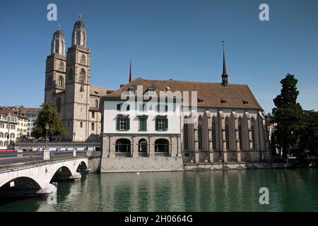Grossmünster und Wasserkirche Stockfoto