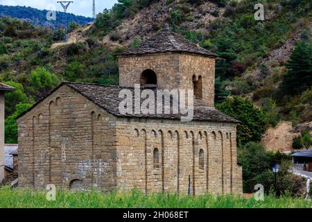 Die romanische Kirche San Caprasio im Dorf Santa Cruz de la Seros. Huesca, Spanien. Stockfoto