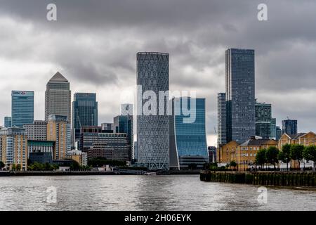 Die Themse und Canary Wharf, London, Großbritannien. Stockfoto