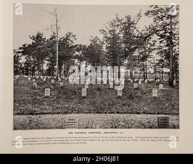 DER NATIONALFRIEDHOF, ARLINGTON, VA. Das von besetzte Land war das Friedhofshaus von Arlington und das Gelände von General R. E. Lee, der konföderierten Armee. Dieses Anwesen wurde von der Regierung der Vereinigten Staaten übernommen und bezahlt, um als Rastplatz für US-Soldaten genutzt zu werden, die ihr Leben aufgegeben haben, um die Union vor dem amerikanischen Bürgerkriegsbuch und dem Grant-Album zu retten: 'Art Immortelles' : Eine Mappe aus Halbton-Reproduktionen von seltenen und teuren Fotografien, die die Erinnerung an General Ulysses S. Grant verewigen sollen und Szenen und Vorfälle im Zusammenhang mit dem Bürgerkrieg darstellen Veröffentlicht in Stockfoto