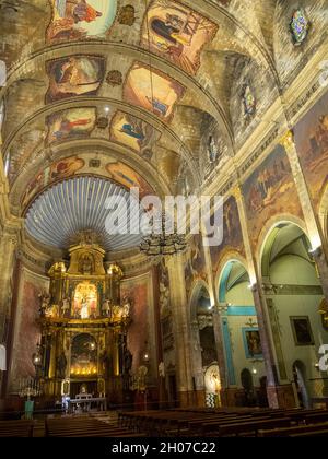 Allgemeiner Blick auf das Innere der Kirche unserer Lieben Frau von den Engeln, Pollenca Stockfoto