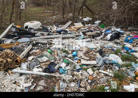 Stapel von illegal trashed gedumpten Stockfoto