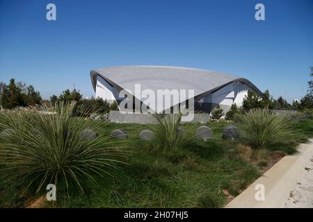 Inglewood, Kalifornien, USA. Oktober 2021. Allgemeine Ansicht des SoFi Stadions vor dem NFL-Spiel zwischen den Los Angeles Chargers und den Cleveland Browns im SoFi Stadium in Inglewood, Kalifornien. Charles Baus/CSM/Alamy Live News Stockfoto