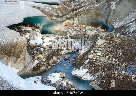 Nahaufnahme der grafischen Details, Texturen und Eisformationen des Athabasca-Gletschers auf dem Columbia Icefield, Jasper National Park, Alberta, Canad Stockfoto