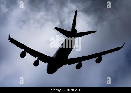 London, Vereinigtes Königreich - 25. April 2016: Virgin Atlantic Airways Passagierflugzeug am Flughafen. Flugreisen planen. Luftfahrt und Flugzeuge. Lufttransport Stockfoto
