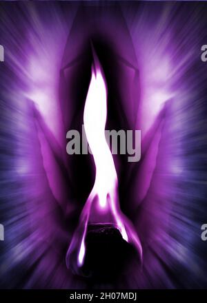 Die violette Flamme von Saint Germain (Göttliche Energie und Transformation) Stockfoto