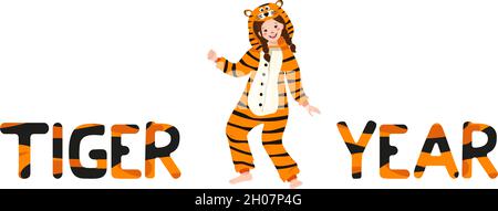 Mädchen im Tiger Karnevalskostüm und Beschriftung Neujahr aus gestreiftem Orange mit schwarzen Buchstaben. Kinder Pyjama-Party oder Urlaub. Kind in Jumpsuits oder Kigurumi, festliche Kleidung für Weihnachten Stock Vektor