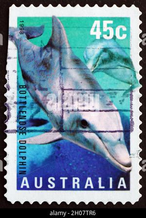 AUSTRALIEN - UM 1998: Eine in Australien gedruckte Briefmarke zeigt Bottlenose Dolphin, Tursiops, um 1998 Stockfoto