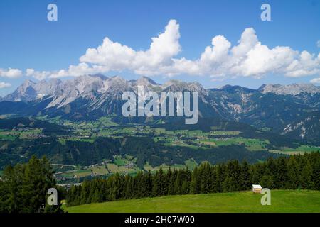 Wunderschöne Alpenlandschaft der Region Schladming-Dachstein in Österreich (Steiermark in den österreichischen Alpen) Stockfoto