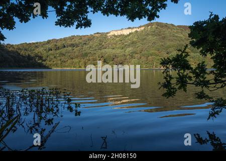 Gormire Lake, von der letzten Eiszeit zurückgelassen, North Yorkshire, England, Großbritannien Stockfoto