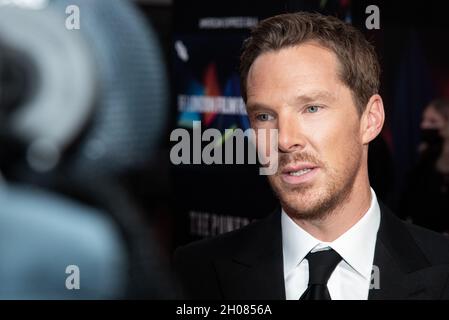 London, Großbritannien. Oktober 2021. Benedict Cumberbatch nimmt an der britischen Premiere „The Power of the Dog“ während des 65. BFI (British Film Institute) London Film Festival in der Royal Festival Hall Teil. Kredit: SOPA Images Limited/Alamy Live Nachrichten Stockfoto