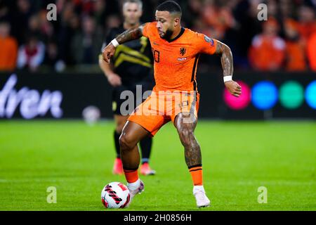 ROTTERDAM, NIEDERLANDE - 11. OKTOBER: Memphis Depay of the Netherlands während des FIFA World Cup Qualifier Spiels 2022 zwischen den Niederlanden und Gibraltar im Stadion Feijenoord am 11. Oktober 2021 in Rotterdam, Niederlande (Foto: Geert van Erven/Orange Picters) Stockfoto