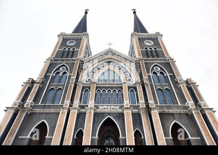 Maephra Patisonti Niramon Kirche oder Kathedrale der Unbefleckten Empfängnis, katholische Kirche in Chanthaburi, Thailand. Stockfoto