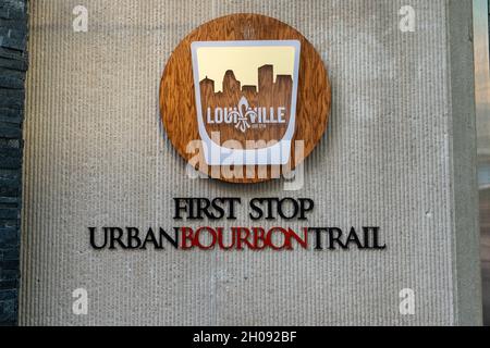 Louisville, KY - 11. September 2021: Melden Sie sich im Sway Restaurant im Hyatt Regency Louisville für den Urban Bourbon Trail an. Stockfoto