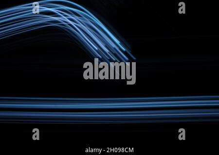 Abstrakte blaue Lichtlinien Stockfoto