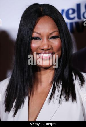 West Hollywood, Usa. Oktober 2021. WEST HOLLYWOOD, LOS ANGELES, KALIFORNIEN, USA – 11. OKTOBER: Die Schauspielerin Garcelle Beauvais kommt bei der 4. Jährlichen Spendenaktion „Travel with A Purpose“ von Travel and GIVE mit Lisa Vanderpump (Spendenaktion für das Teletherapie-Programm und die vom Erdbeben betroffenen Gemeinden in Haiti) an, die am 11. Oktober 2021 im TOM TOM Restaurant and Bar in West Hollywood, Los Angeles, Kalifornien, USA, stattfand. (Foto: Xavier Collin/Image Press Agency/Sipa USA) Quelle: SIPA USA/Alamy Live News Stockfoto