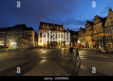 '06.06.2021, Deutschland, Bremen, Bremen - Weserrenaissance-Gebäude auf dem Marktplatz, im Zentrum der Schuetting (Sitz der Handelskammer) Stockfoto