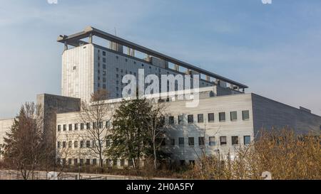 München, Großhadern, Deutschland - 9. März 2021: Blick auf das Klinikum Großhadern. Größtes Krankenhaus in München, das zur Ludwig-Maximilians-Universität gehört Stockfoto